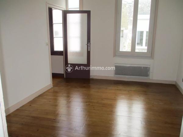 Location Appartement 3 pièces 78 m2 à Saint-Jean-d'Angély