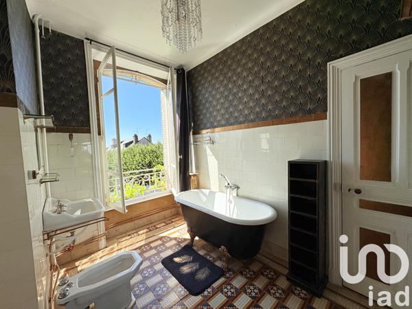 Maison à vendre 9 pièces 271 m² Mauriac