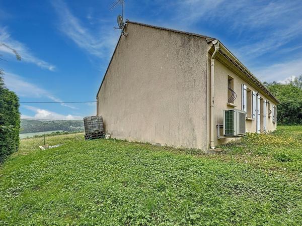 A quelques minutes de SENS et sa gare direct Paris