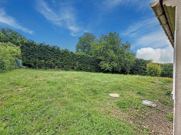 A quelques minutes de SENS et sa gare direct Paris