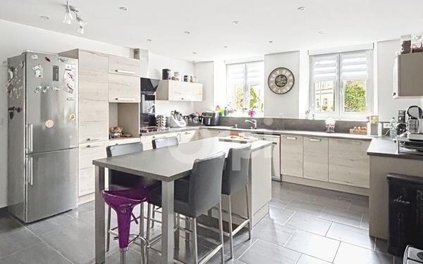 Maison à vendre    6 pièces •  Saint-Ouen-lès-Parey