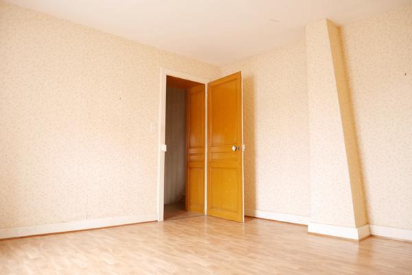 MAISON INDIVIDUELLE AVEC GARAGE ET TERRAIN