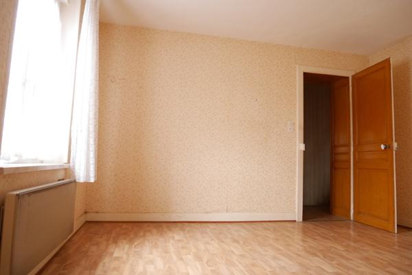 MAISON INDIVIDUELLE AVEC GARAGE ET TERRAIN