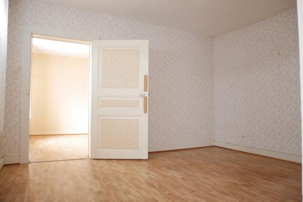 MAISON INDIVIDUELLE AVEC GARAGE ET TERRAIN