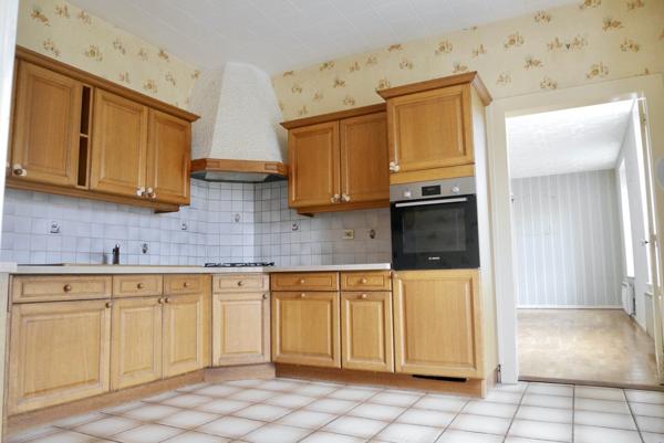 MAISON INDIVIDUELLE AVEC GARAGE ET TERRAIN