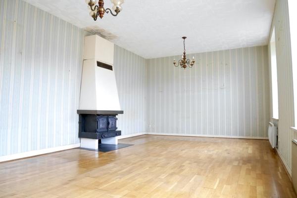 MAISON INDIVIDUELLE AVEC GARAGE ET TERRAIN