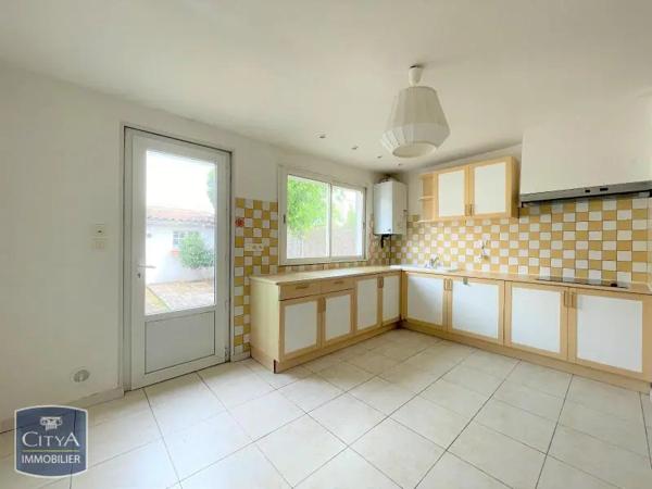 Maison à louer 2 pièces 52.72m² Libourne (33500)