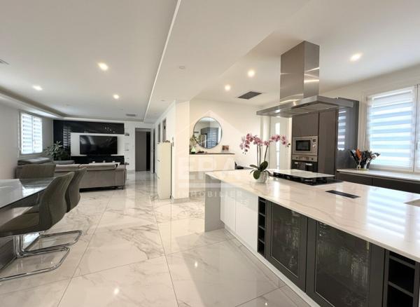 A vendre - MARIGNANE Maison 5/6 pièces 110 m2 - Piscine - Stationnements