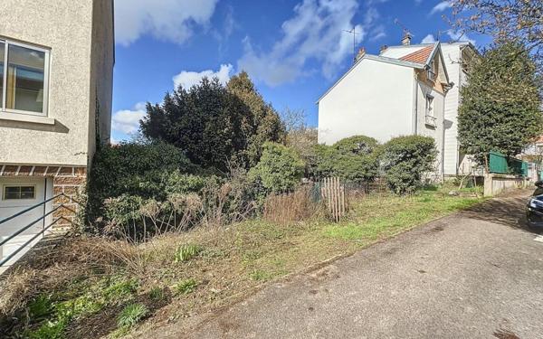 Terrain à vendre    Saint-Max