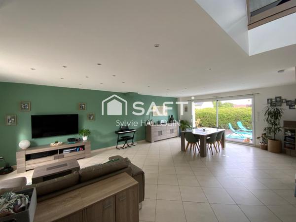 Pavillon 130 m², trois chambres Garage, terrasse,