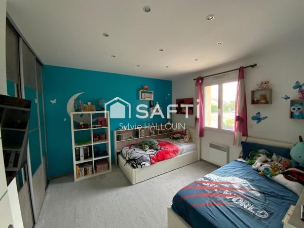 Pavillon 130 m², trois chambres Garage, terrasse,