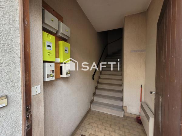 IMMEUBLE RAPPORT : T2 à louer + Commerce à louer