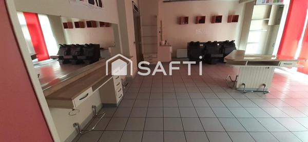 IMMEUBLE RAPPORT : T2 à louer + Commerce à louer