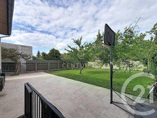 Maison à vendre  4 pièces - 85,04 m 2   NOISY LE GRAND  - 93