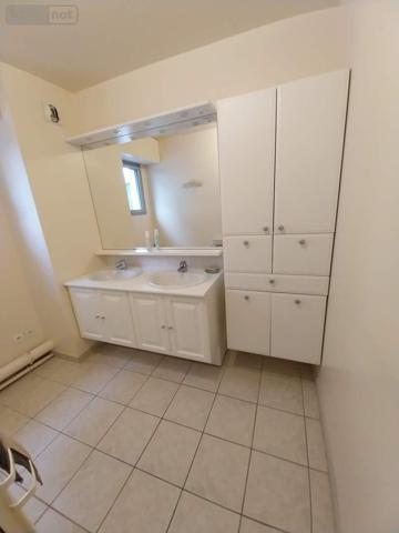 Appartement à louer à Pont-Audemer dans l'Eure (27500), ref : 065/381   
Centre ville