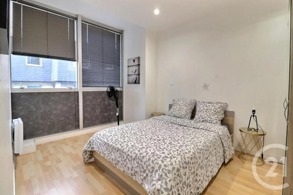 Appartement à vendre  3 pièces - 60 m 2   LES LILAS  - 93