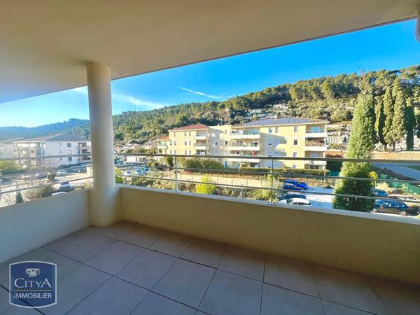 Appartement à louer 2 pièces 44.5m² Le Luc (83340)