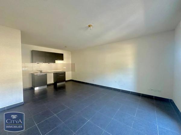 Appartement à louer 2 pièces 44.5m² Le Luc (83340)