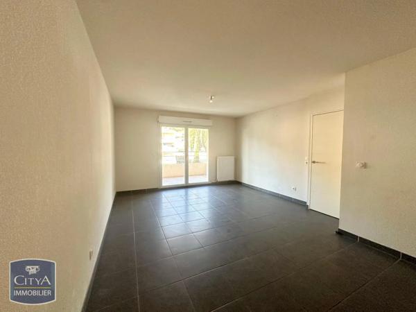 Appartement à louer 2 pièces 44.5m² Le Luc (83340)