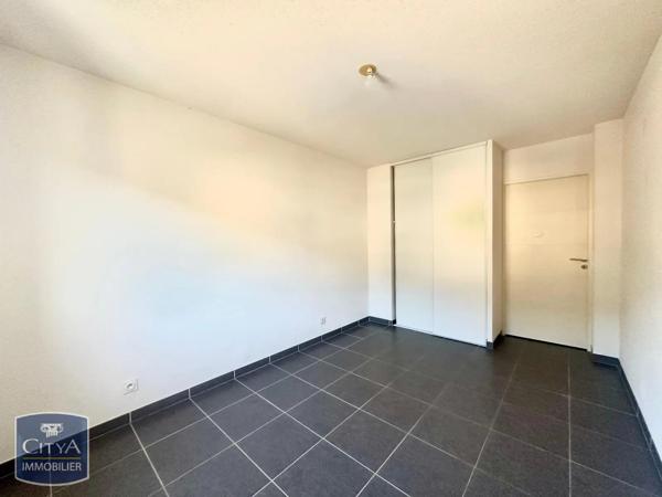 Appartement à louer 2 pièces 44.5m² Le Luc (83340)