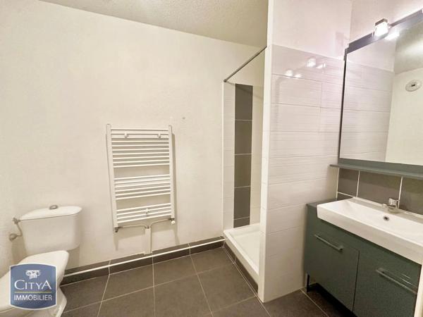 Appartement à louer 2 pièces 44.5m² Le Luc (83340)