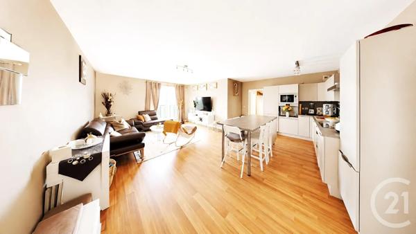 Appartement F5 à vendre  5 pièces - 93,37 m 2   ST DENIS  - 93