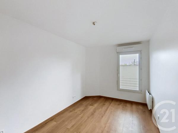 Appartement F5 à vendre  5 pièces - 93,37 m 2   ST DENIS  - 93