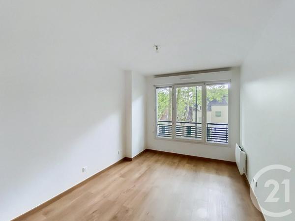 Appartement F5 à vendre  5 pièces - 93,37 m 2   ST DENIS  - 93