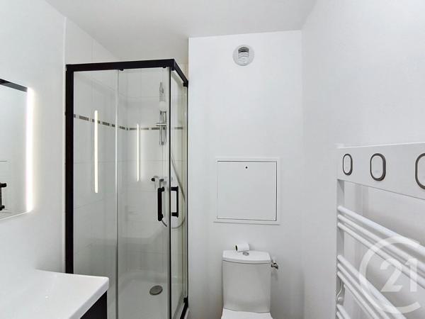 Appartement F5 à vendre  5 pièces - 93,37 m 2   ST DENIS  - 93