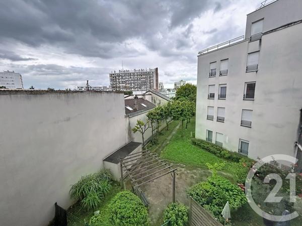 Appartement F5 à vendre  5 pièces - 93,37 m 2   ST DENIS  - 93