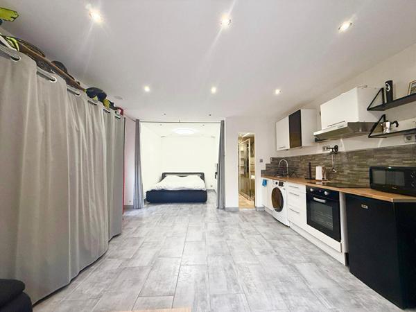 Immeuble habitation réparti en 3 lots 129 m2 Le Pontet