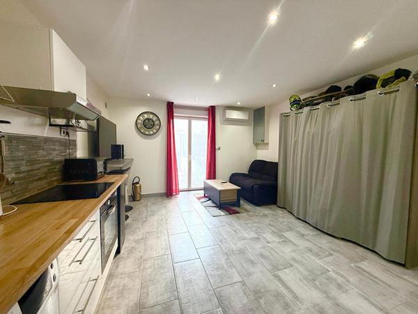 Immeuble habitation réparti en 3 lots 129 m2 Le Pontet