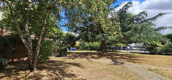 La Roseraie, proche du métro des argoulets.T3 vendu loué