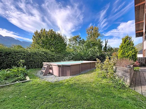 DOUSSARD _ Appartement 2 pièces en rez-de-jardin avec jardin et piscine à vendre