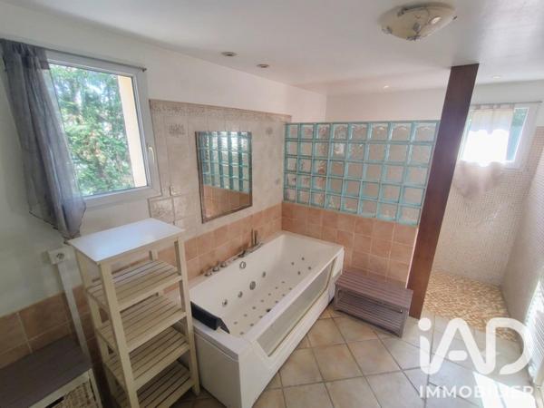 Maison à vendre 9 pièces 238 m² Aubignan