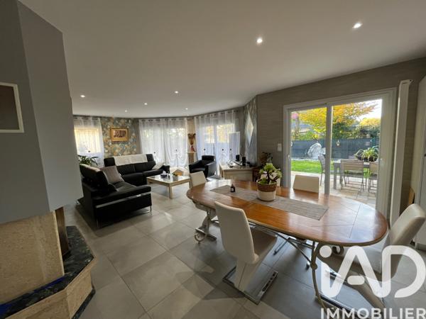 Maison à vendre 6 pièces 175 m² Fougères