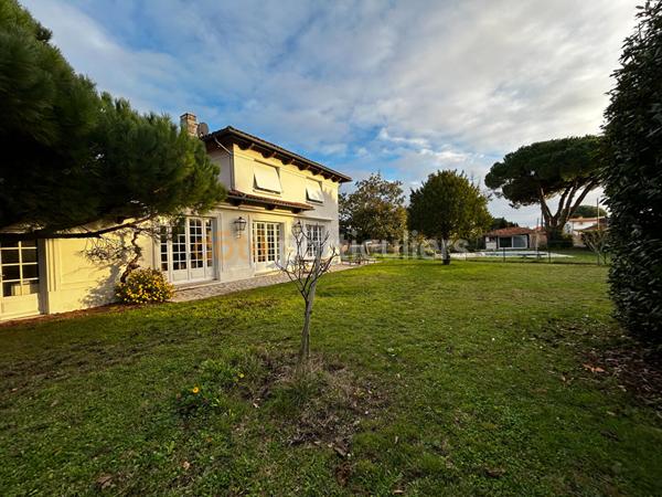 Vente Demeure de Prestige221 m² - 7 Pièces - LA TREMBLADE (17390)