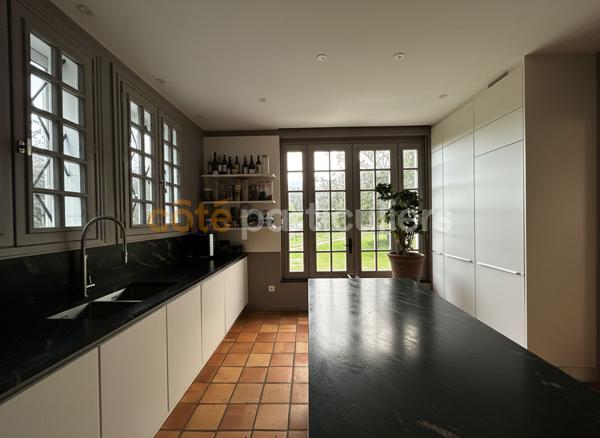 Vente Demeure de Prestige221 m² - 7 Pièces - LA TREMBLADE (17390)