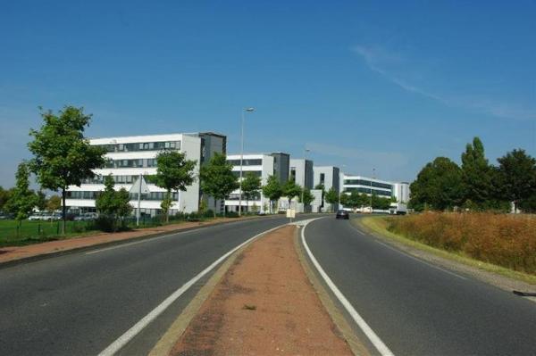 Location - BUREAUX 467 m 2