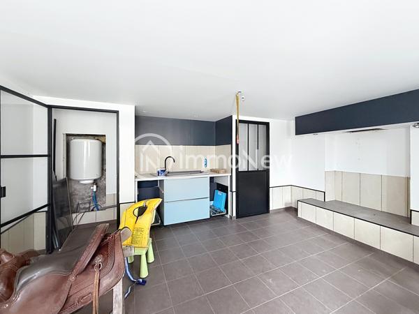 MAISON EN PIERRE RÉNOVÉE AVEC 250 M² DE DÉPENDANCES – Hudimesnil