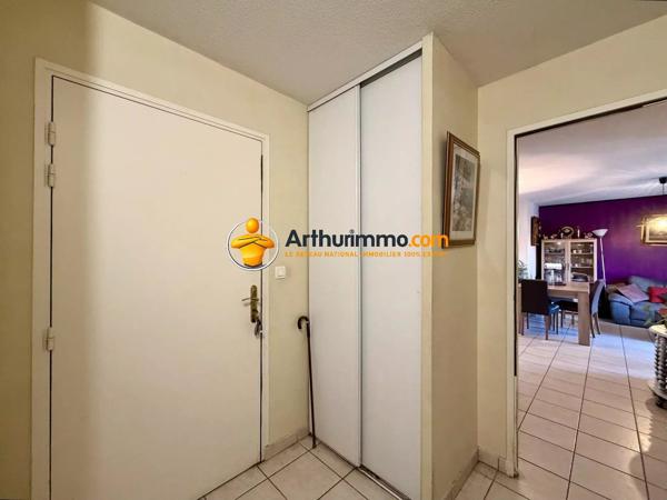 Vente                                                      Appartement
                        
                     3 pièces                      61 m2                     à Coulommiers