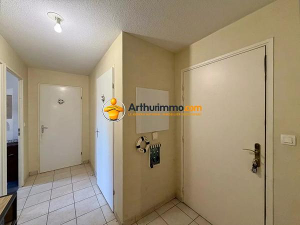 Vente                                                      Appartement
                        
                     3 pièces                      61 m2                     à Coulommiers