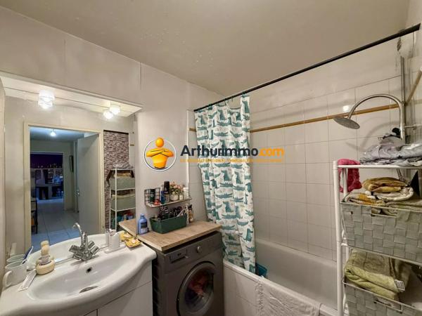 Vente                                                      Appartement
                        
                     3 pièces                      61 m2                     à Coulommiers