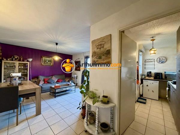Vente                                                      Appartement
                        
                     3 pièces                      61 m2                     à Coulommiers