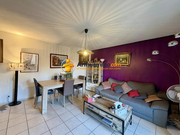 Vente                                                      Appartement
                        
                     3 pièces                      61 m2                     à Coulommiers