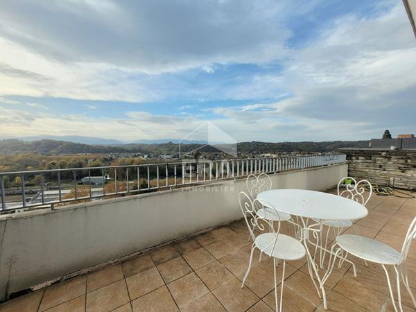 PAU CENTRE - LOCATION MEUBLEE : Appartement T3 de 55 m² avec terrasse de 20 m² dans une résidence de standing