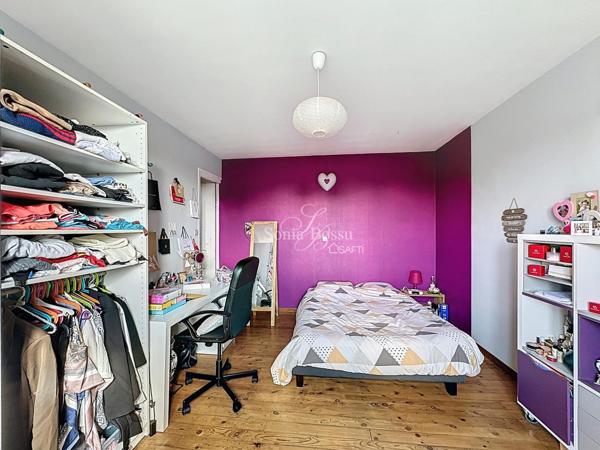 BEAUMONT // COUP DE COEUR POUR CETTE MAISON SEMI PLAIN PIED 4 CHAMBRES DONT UNE EN REZ DE CHAUSSEE