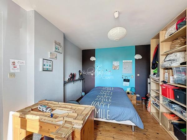 BEAUMONT // COUP DE COEUR POUR CETTE MAISON SEMI PLAIN PIED 4 CHAMBRES DONT UNE EN REZ DE CHAUSSEE