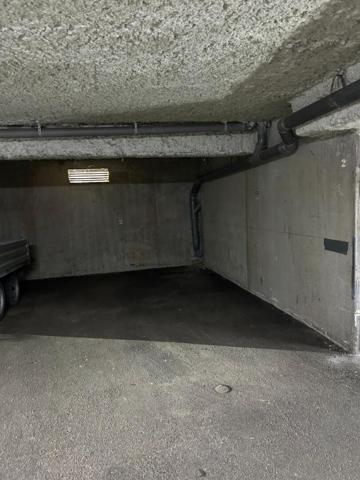 A vendre, place de parking en sous-sol d'une résidence sécurisée