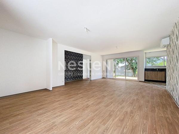 Maison neuve de plain pied à vendre Vayrac : DPE A, conso 50 € par mois, 3 chambres, sous décennale, garage électrique, panneaux solaires, pompe à chaleur, climatisation, matériaux haut de gamme.